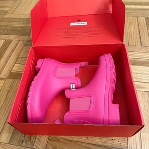 HUNTER Chelsea Rainboot size 7 - NEW in box!!